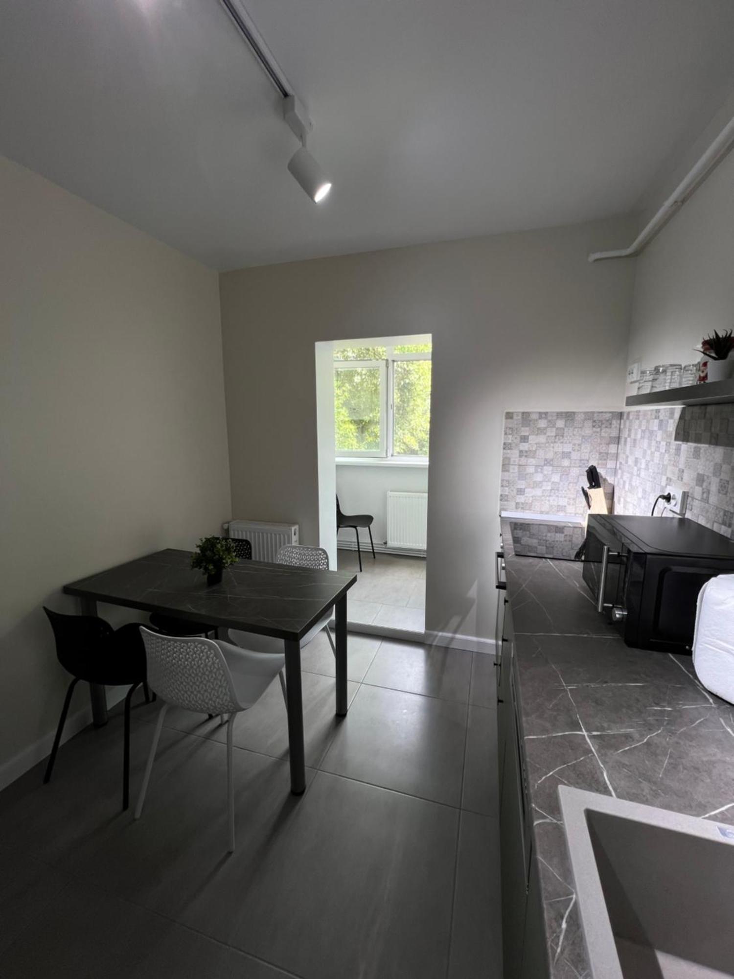 The Urban Hub 2 Apartment Iasi Ngoại thất bức ảnh